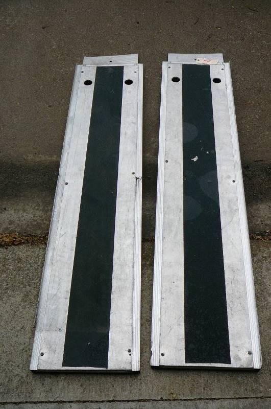 lot 52 image: Floe Aluminum Ramps