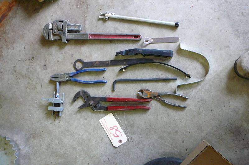 lot 58 image: Misc. Garage Equipment