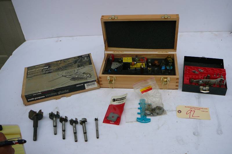 lot 92 image: Large lot of Router Bits, Multi-Purpose Router Guide, Router Depth Gauge