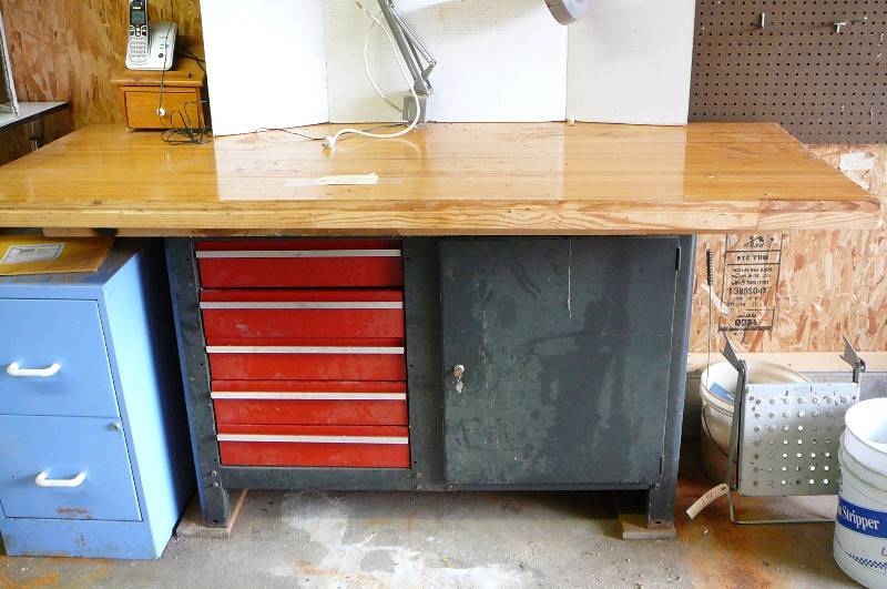 lot 110 image: Metal Tool Chest