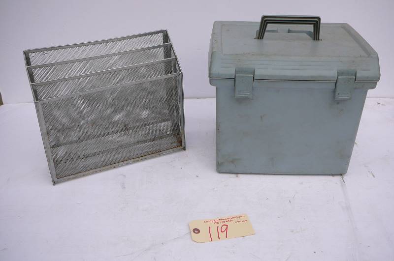 lot 119 image: Rogers Protable Plastic File Carrier