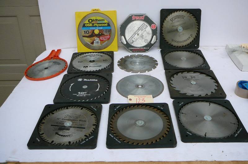 lot 123 image: Lot of Circular Saw Blades