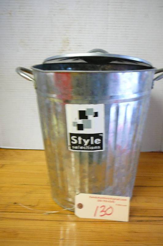 lot 130 image: 13 small garbage can