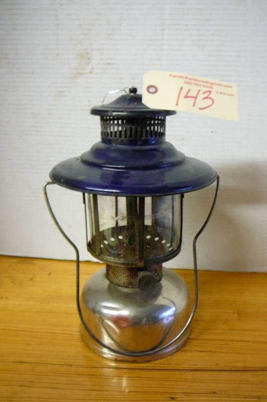 lot 143 image: America Ready Lite Lantern