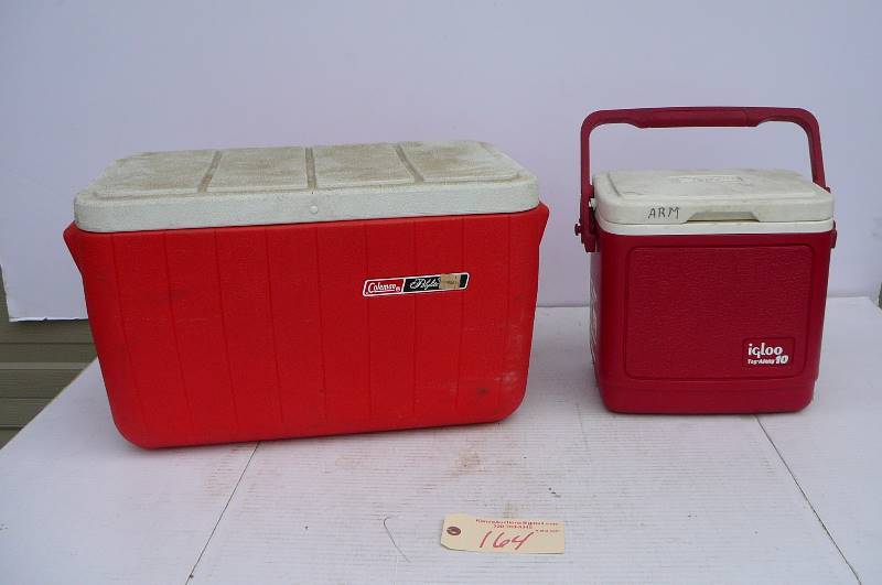 lot 164 image: Coleman Cooler w aerator pump, Igloo Tag-Along 10 Gallon Cooler