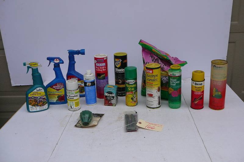 lot 166 image: Lawn & Garden chemicals, insect killer, potting soil with crate, weed killer