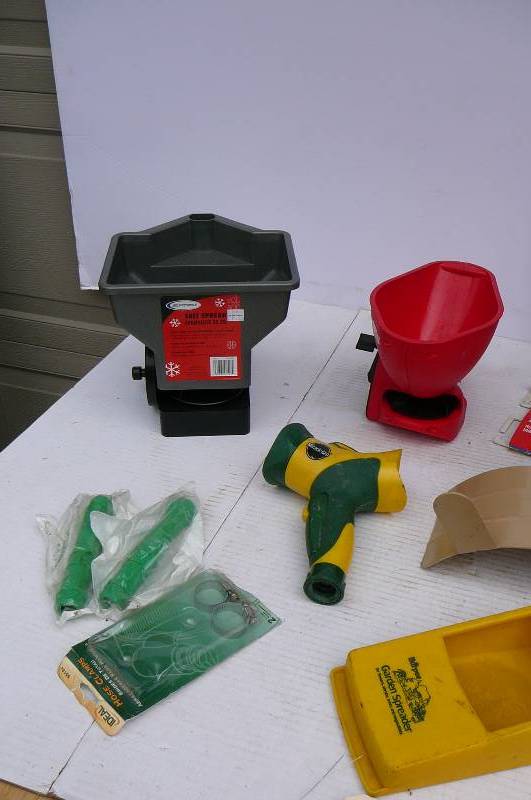 lot 189 image: Lawn supplies, hose reel, watering can, hand sprayer, lawn seed spreaders, garden tool organizer