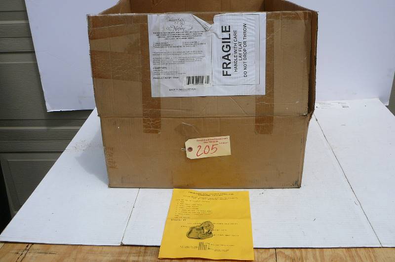 lot 205 image: House Dcor