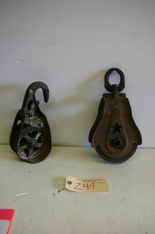 lot 249 image: Vintage Large Pulleys