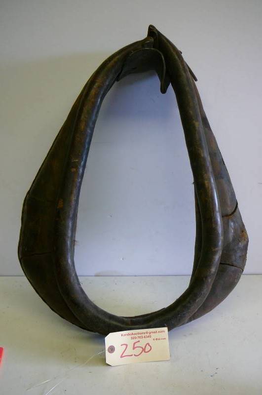 lot 250 image: Vintage Horse Collar