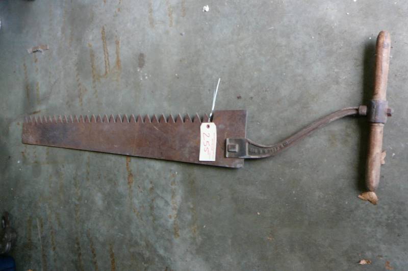 lot 255 image: Vintage Saw