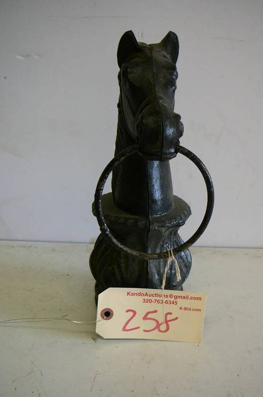 lot 258 image: Horse Head Cast Iron Hitching Post