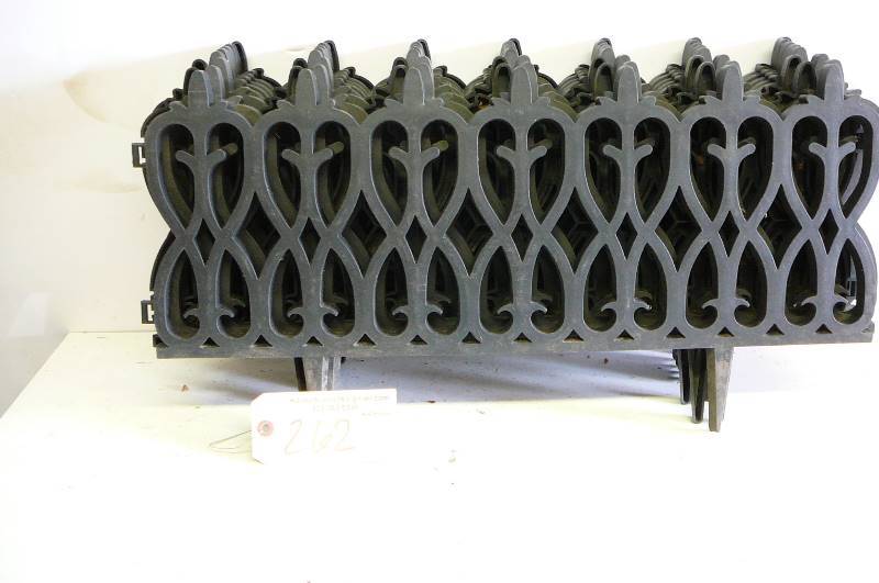 lot 262 image: Garden Fencing