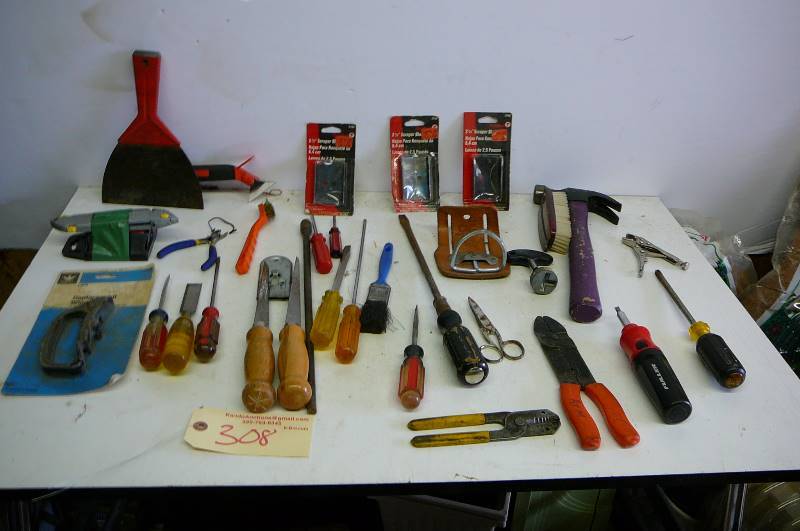 lot 308 image: Shop tools