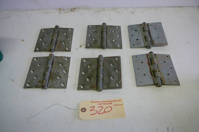 lot 320 image: Hinges