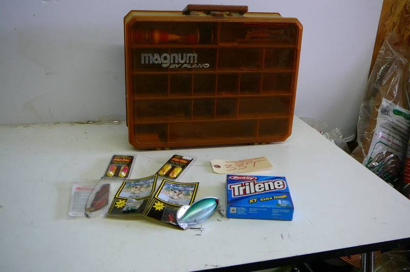 lot 337 image: Tackle box with tackle