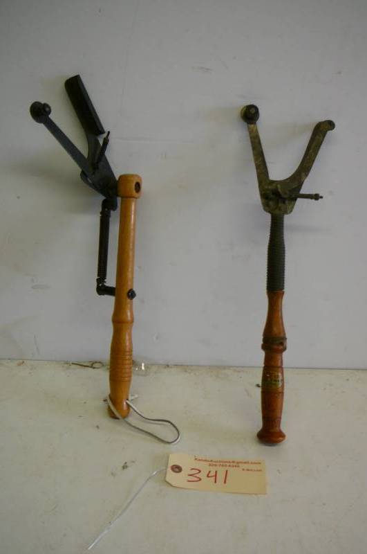 lot 341 image: Clay pigeon thrower