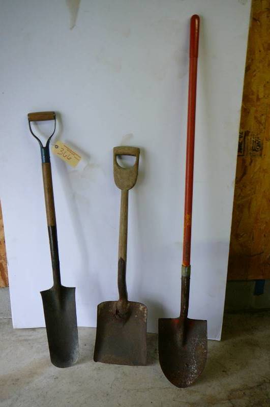 lot 366 image: Shovels
