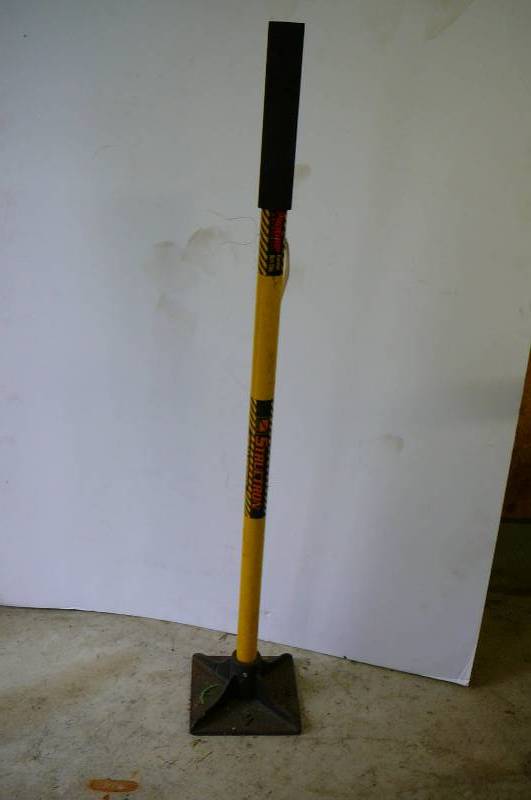 lot 384 image: 8x8 Structron dirt packer