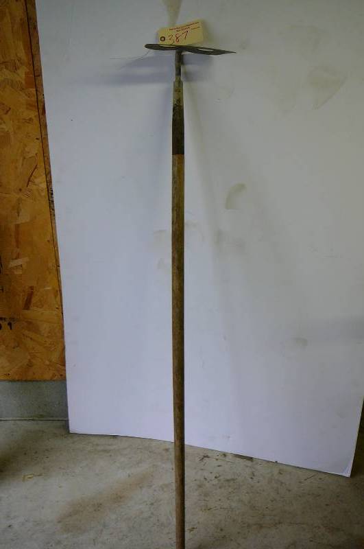 lot 387 image: Cement mixing hoe