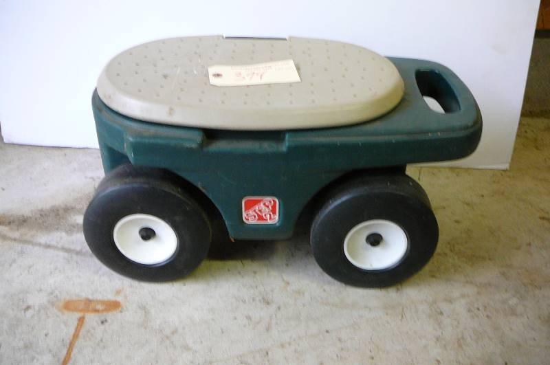 lot 394 image: Garden seat cart