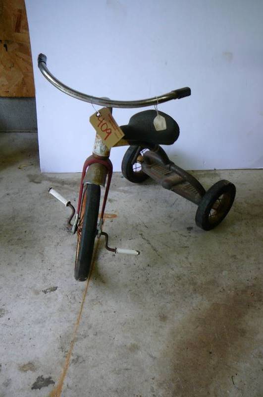 lot 409 image: Vintage tricycle