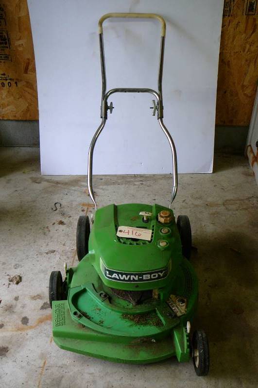 lot 416 image: Lawn boy 19 Push Mower