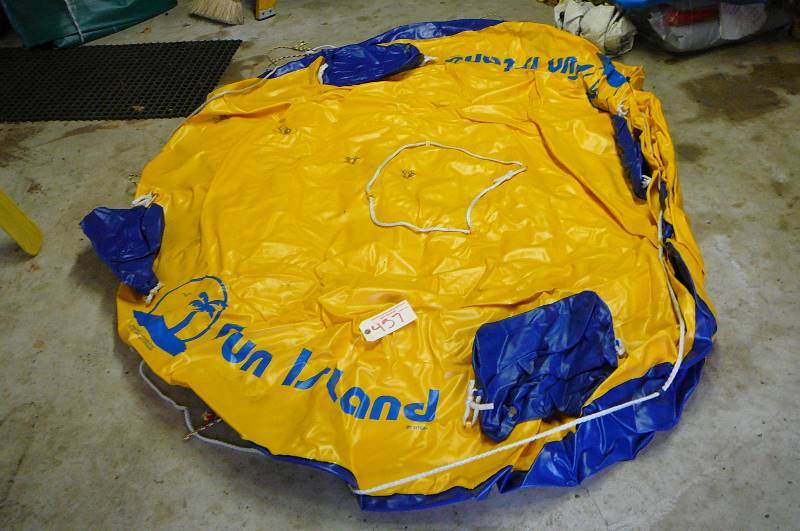 lot 457 image: Fun land water jumping pad 80 round