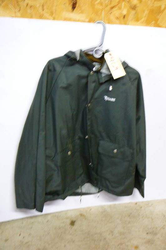 lot 469 image: Reliable North star XL rain jacket