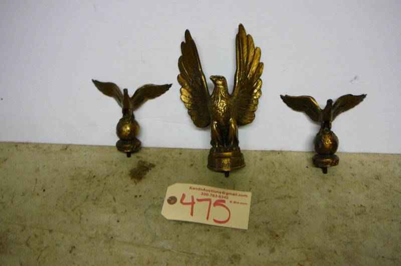 lot 475 image: 3 brass eagles - Flag tops 2-5, 1-8