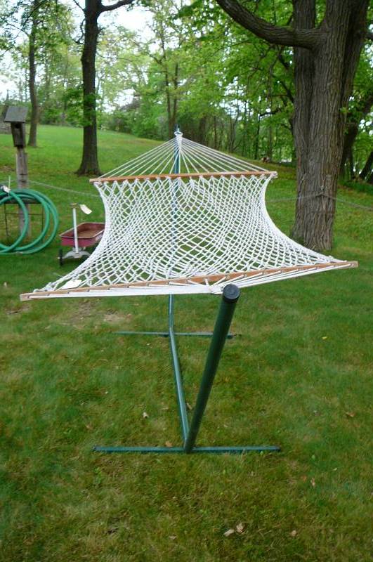 lot 496 image: Self standing Hammock