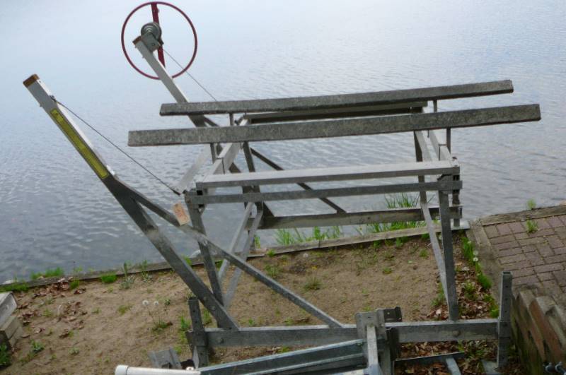 lot 513 image: Lake shore products, PWC lift alum weight capacity 1200 lbs. model LSW 1264  64 wide with 4 adjustable legs full length bunks