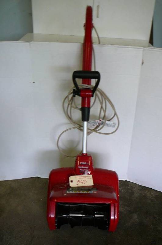 lot 540 image: Electric snow thrower