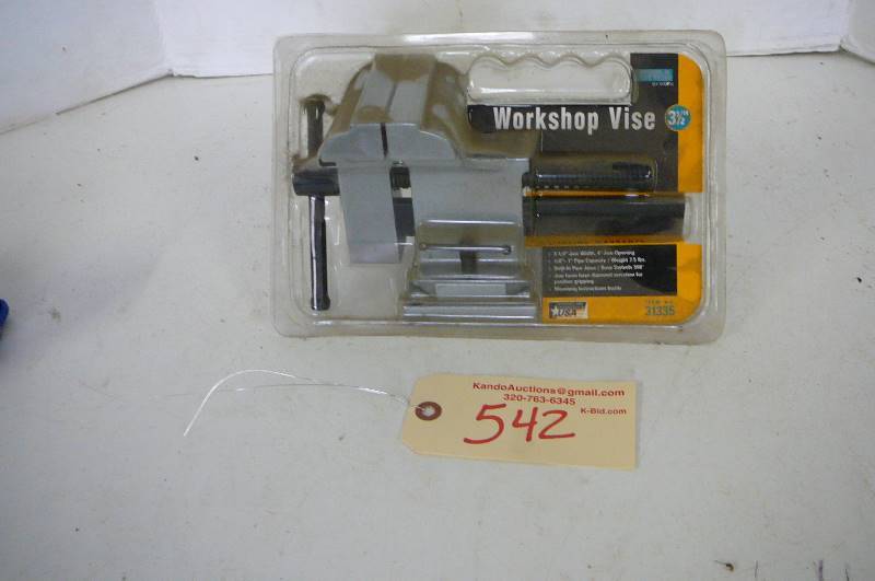 lot 542 image: Workshop vise 3 12 jaw width 4 Jaw opening  New