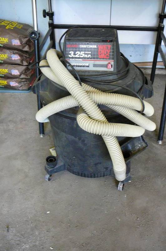 lot 567 image: Shop vac, wet and dry vac, Craftsmen, 2 Air filters