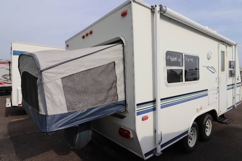 lot 2 image: 2000 Aerolite Kodiak 210 Hybrid Travel Trailer NO RESERVE