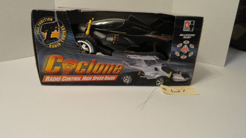 lot 627 image: Cyclone Radio Control Race Car