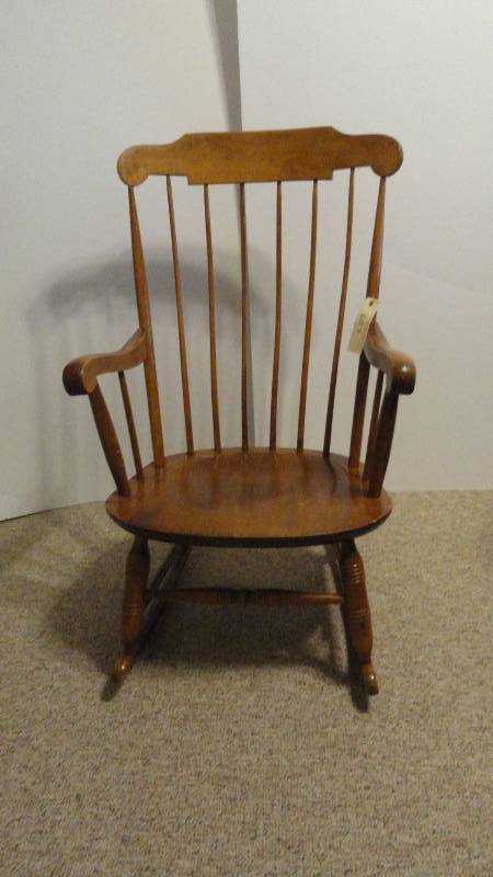 lot 607 image: Wooden Rocking Chair