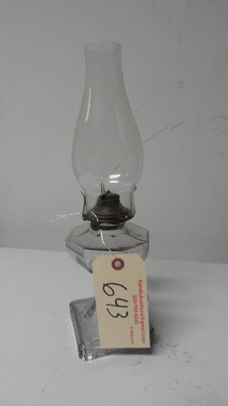 lot 643 image: Vintage Oil Lamp & Vase