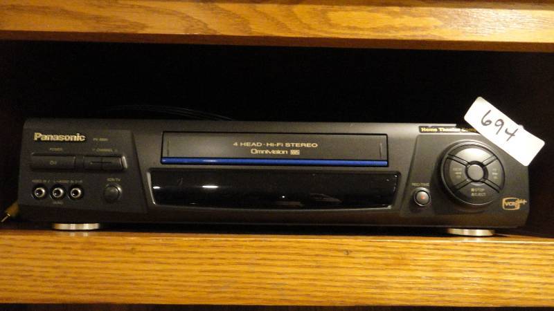 lot 694 image: VHS Player