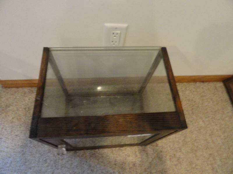 lot 701 image: Glass Case & Display Case