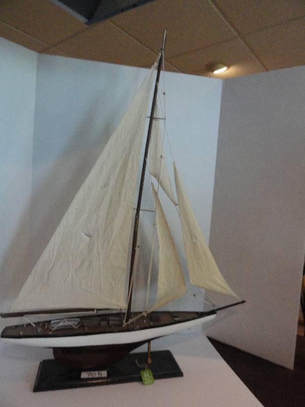 lot 705 image: Sail Boat Dcor