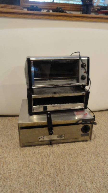 lot 730 image: Pizza Oven, Toaster & Convection Oven