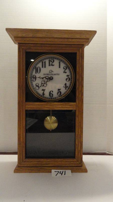 lot 741 image: Ducks Unlimited Clock