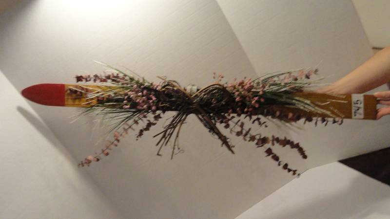 lot 745 image: Wooden Ski Dcor