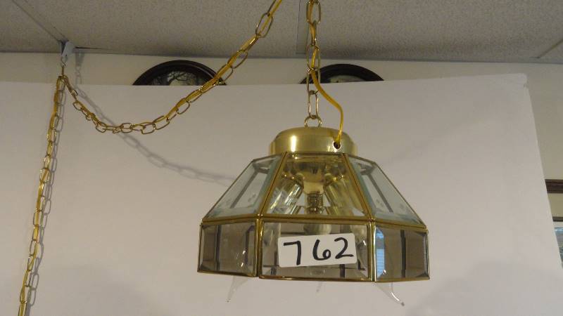 lot 762 image: Hanging lamp