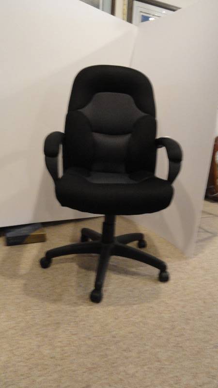 lot 767 image: Cloth Office chair