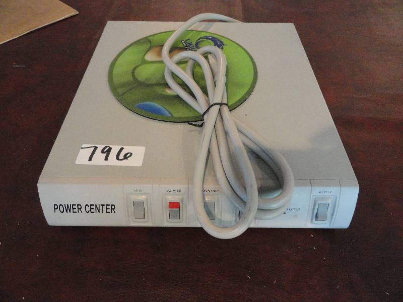 lot 796 image: Power strip