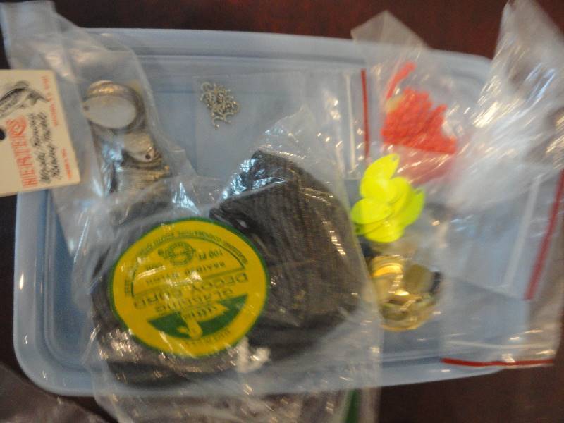 lot 795 image: Fishing tackle equipment