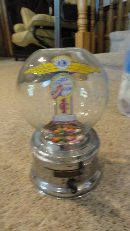 lot 801 image: Gumball Machine